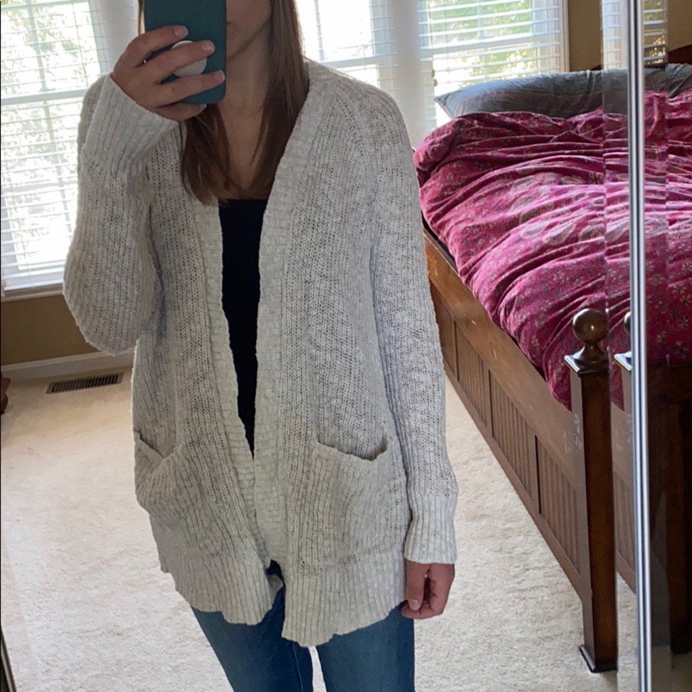 American Eagle cream cardigan